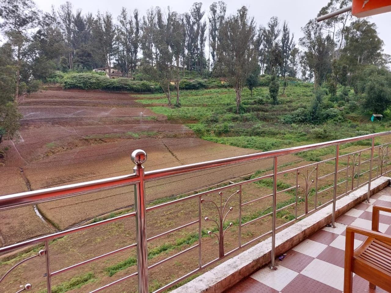 Memmsta Hotels 1510 - Ooty Esterno foto